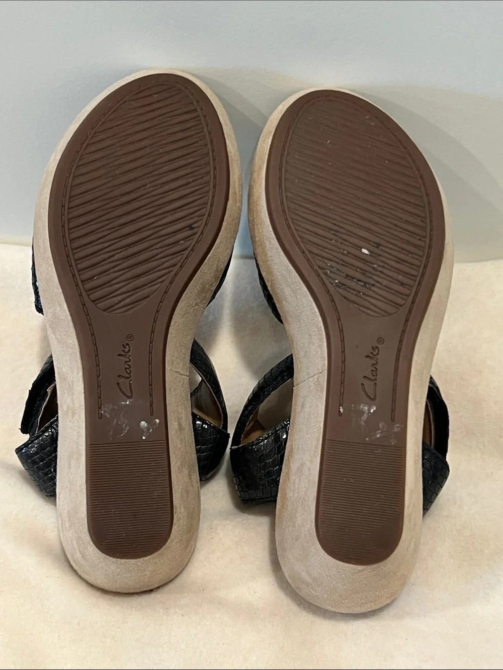 Clarks comfortable wedge